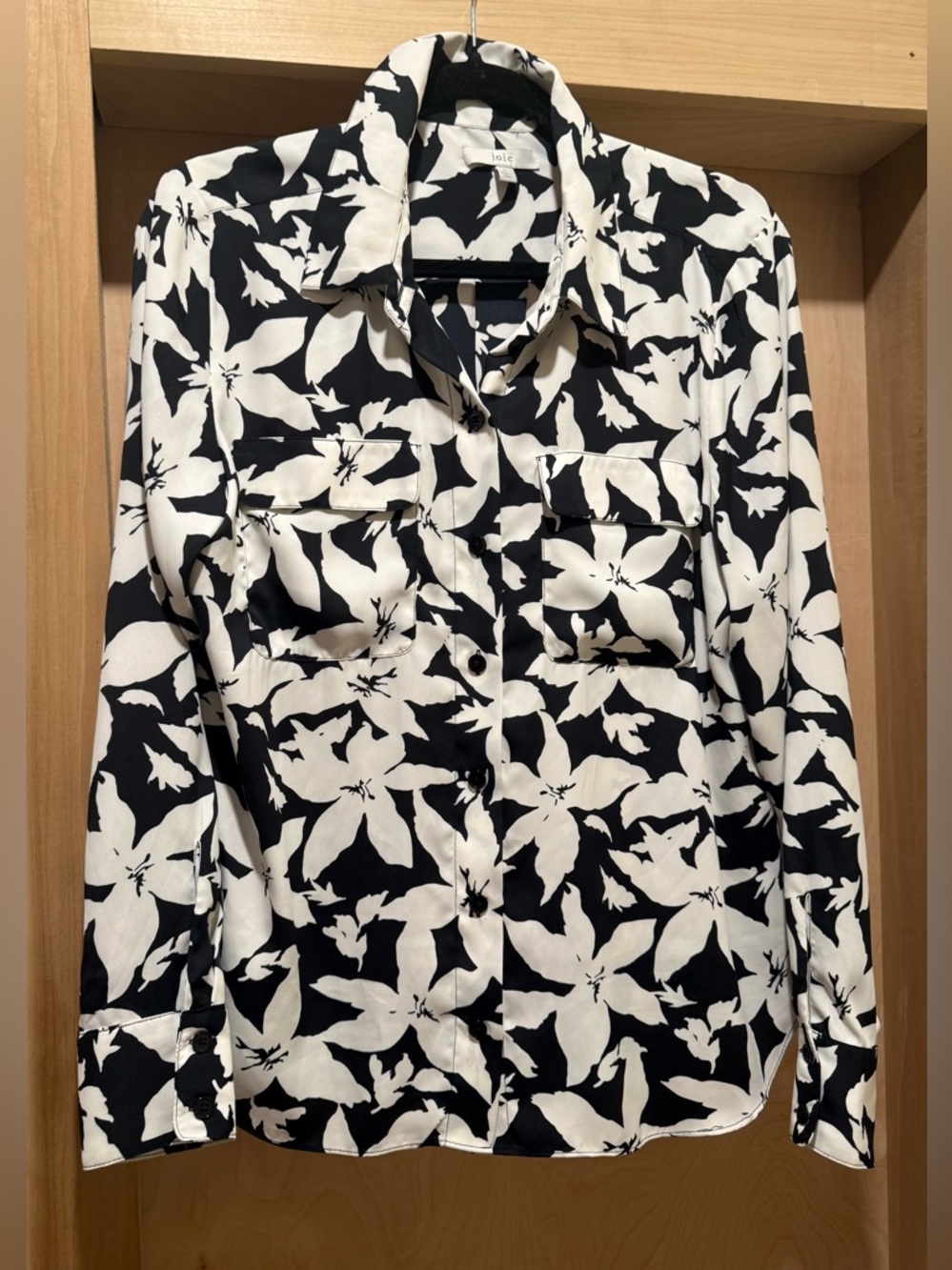Joie Black and White Floral Print Blouse Size Large Great Condition ❤️